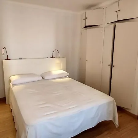Apartament Garbi Apartment *